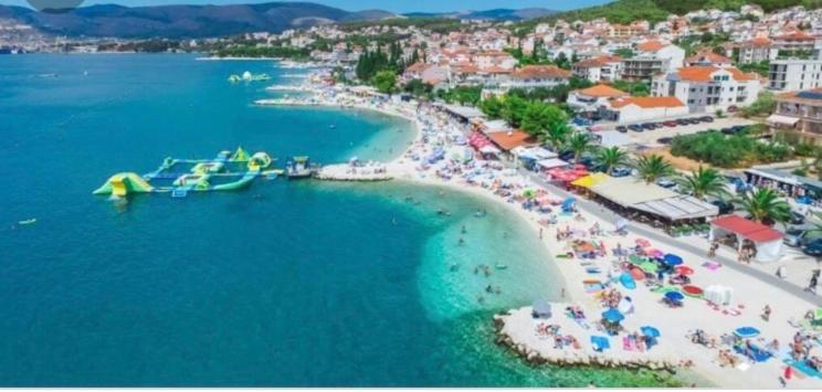 Apartmani-Okrug Gornji-Ciovo Trogir Bagian luar foto